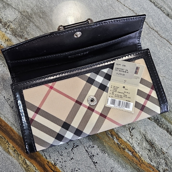 Burberry Haymarket Wallet Excellent Condition - Picture 16 of 16